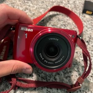 Nikon 1 S1 DSLR Camera